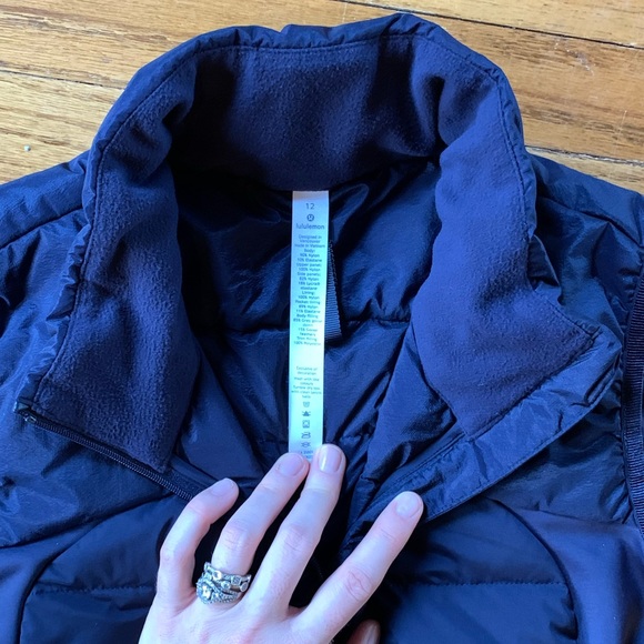 NWT Lululemon Down For It All Vest Midnight Navy - Picture 8 of 8